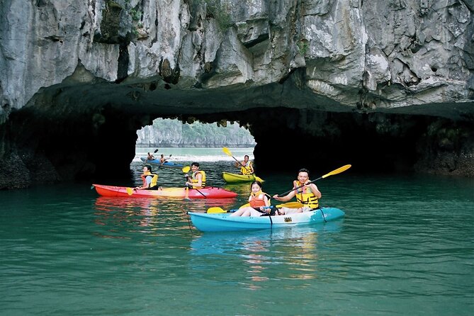 Halong Bay Deluxe Cruise with Lunch, Kayaking & Cave Tour - Luon Cave by kayak or bamboo boat