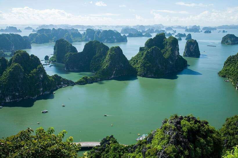 Hanoi: 5-Star Halong Bay Cruise with Lunch, Jacuzzi & Party - Why this one-day cruise works from Hanoi