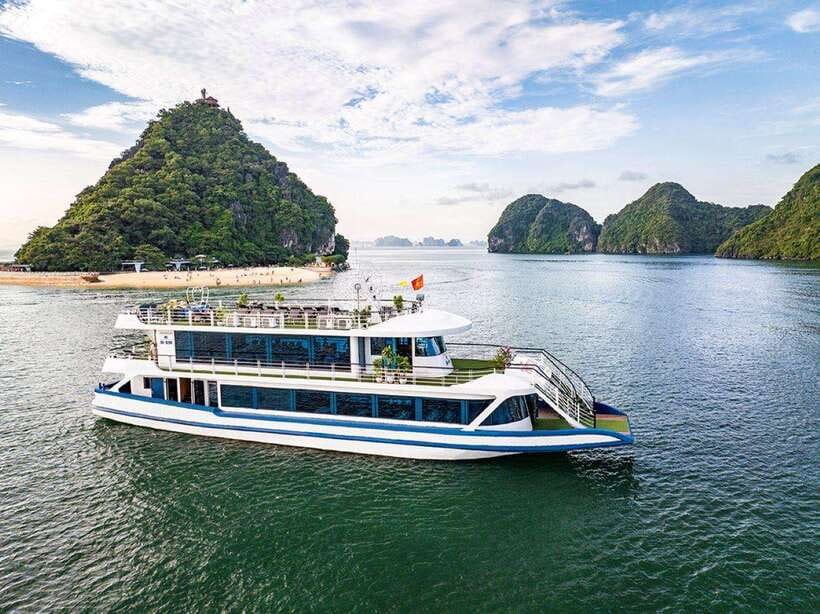 Hanoi: Ha Long Bay Day Trip - Luxury Cruise & Buffet Lunch - The guides and why they matter