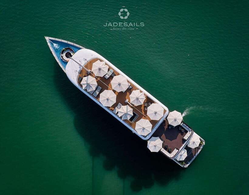 Hanoi: Luxury Lan Ha Bay Jade Sails Cruise with Buffet Lunch - Buffet lunch with plenty of choice
