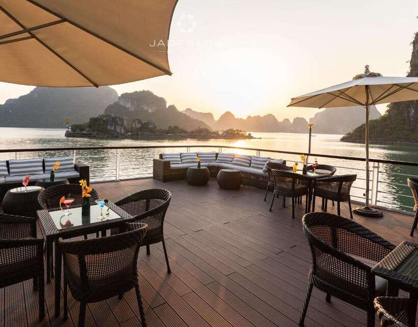 Hanoi: Luxury Lan Ha Bay Jade Sails Cruise with Buffet Lunch - How quiet is a luxury cruise?