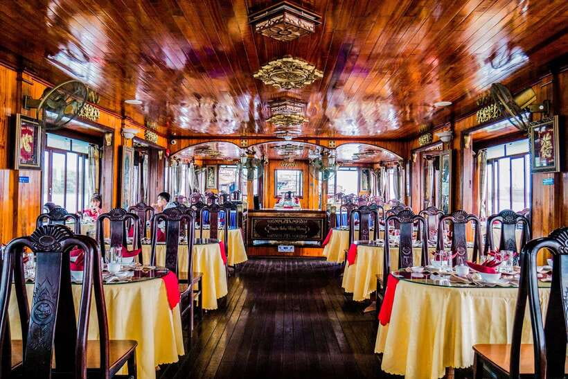 HCM: Saigon River Dinner Cruise - Dinner on the boat: buffet or set menu