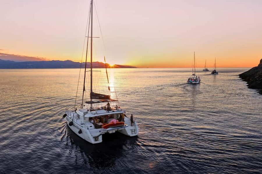 Heraklion: Dia Island Catamaran Cruise with Dinner and Wine - Key points at a glance