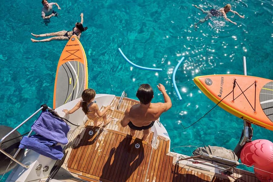 Heraklion: Dia Island Catamaran Cruise with Dinner and Wine - Dia Island Bay: Water Time with Choices