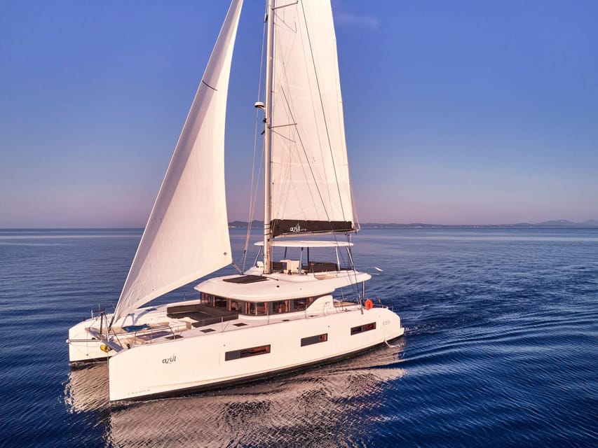 Heraklion: Dia Island Luxury Catamaran Cruise with Meal - A Mediterranean lunch served onboard