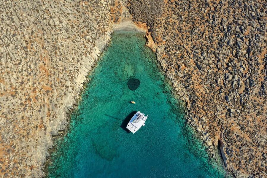 Hersonissos: Dia Catamaran Cruise with Lunch & Drinks - Starting at Hersonissos Port