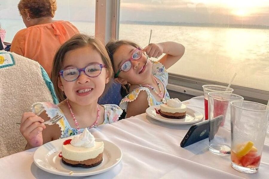 Hilton Head Island: Dolphin Watching 3-Course Dinner Cruise - A dinner cruise with Hilton Head scenery