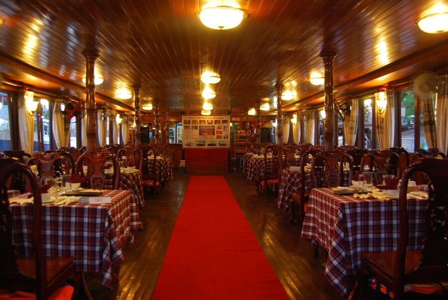 Ho Chi Minh City: Water Puppet Show and Dinner Cruise - The dinner: convenient, but not the main attraction