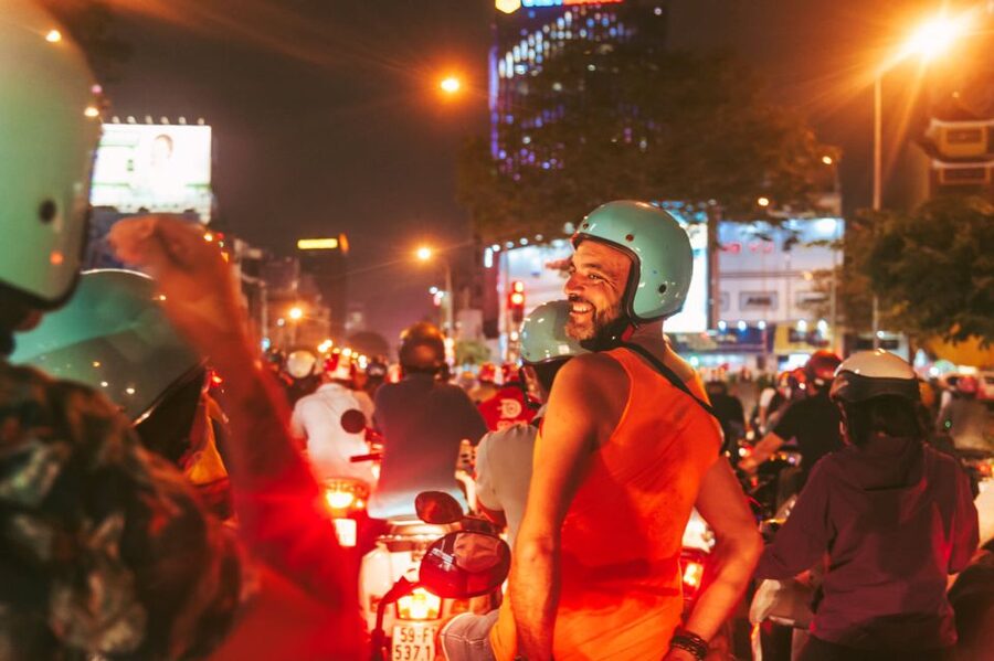 Ho Chi Minh: Private City Tour and Dinner Cruise with Buffet - Guides, drivers, and the human side of the tour