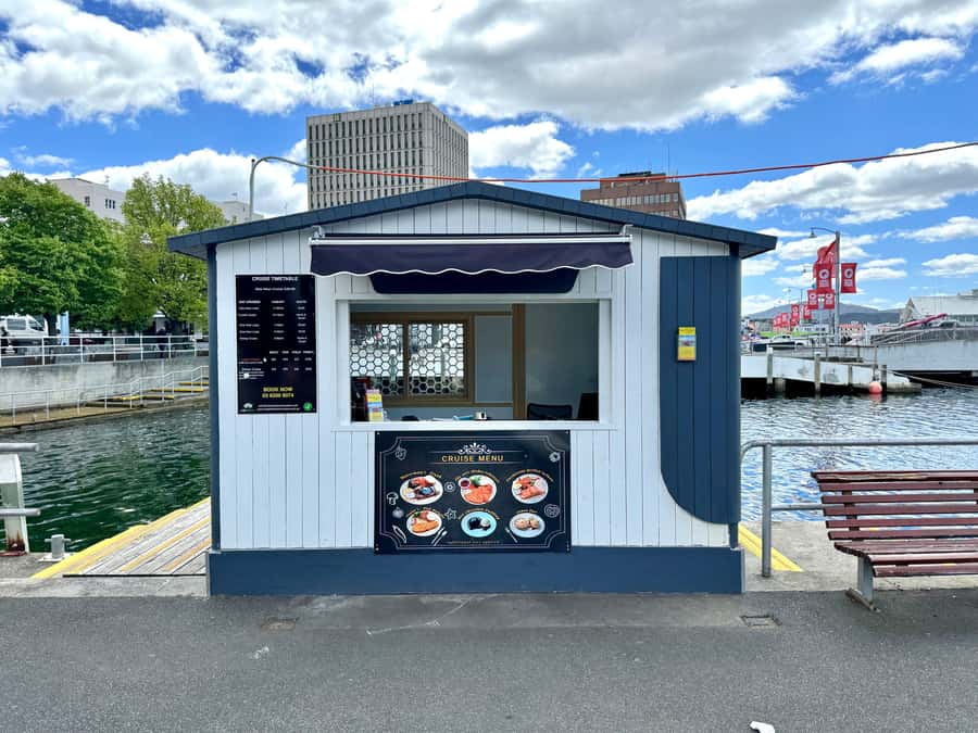Hobart: Historic Lunch Cruise - Crossing the river to Bellerive and Kangaroo Bluff
