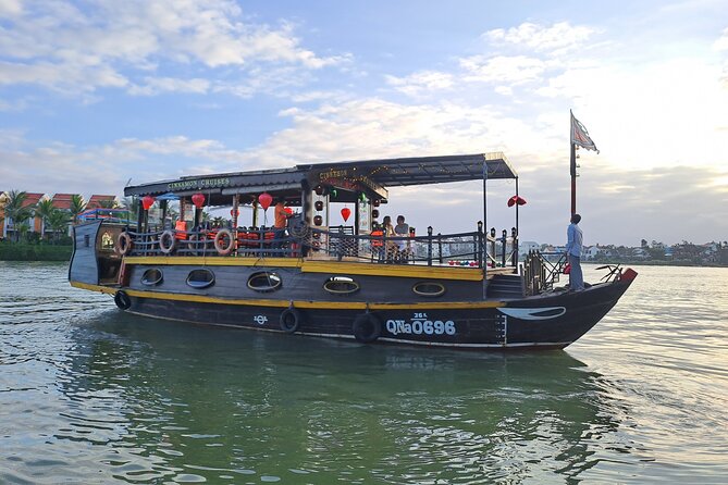 Hoi An Sunset Dining Cruise - What the $80 price really covers