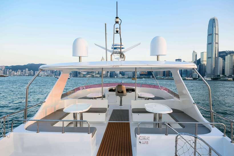 Hong Kong: Victoria Harbour Evening Cruise with Drinks - Key points to know before booking