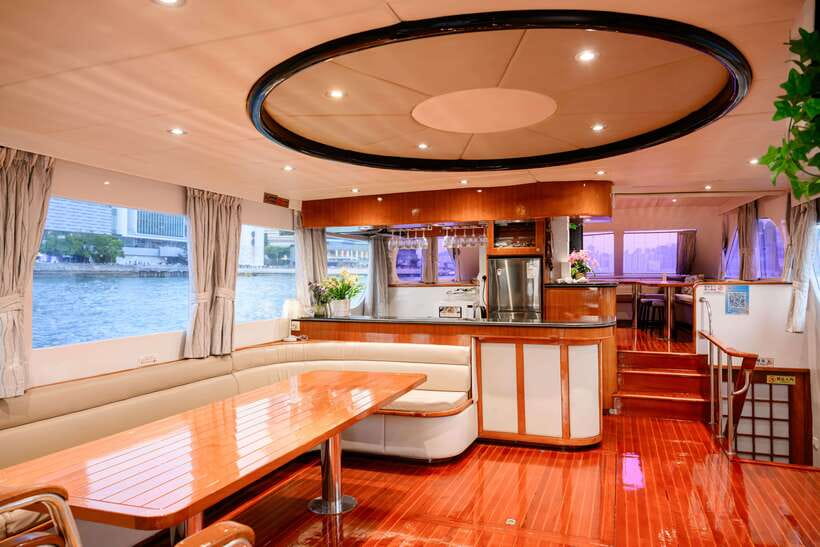 Hong Kong: Victoria Harbour Evening Cruise with Drinks - Timing, weather, and practical planning