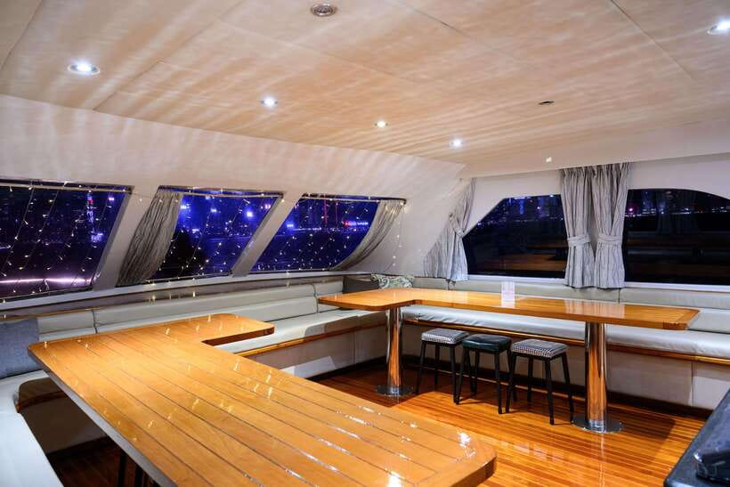 Hong Kong: Victoria Harbour Evening Cruise with Drinks - Cruising Victoria Harbour for 40 minutes