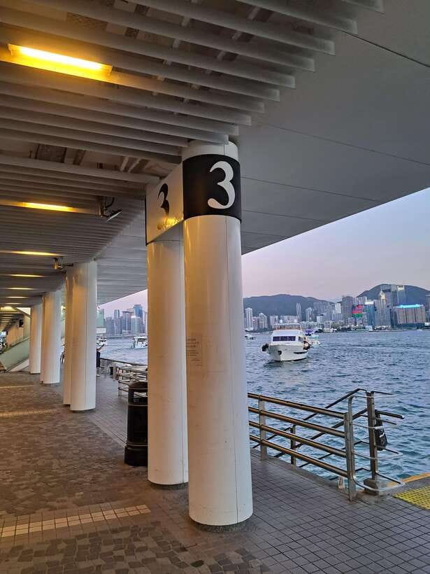 Hong Kong: Victoria Harbour Evening Cruise with Drinks - Finding StarLight Cruise at Kowloon Pier No. 3