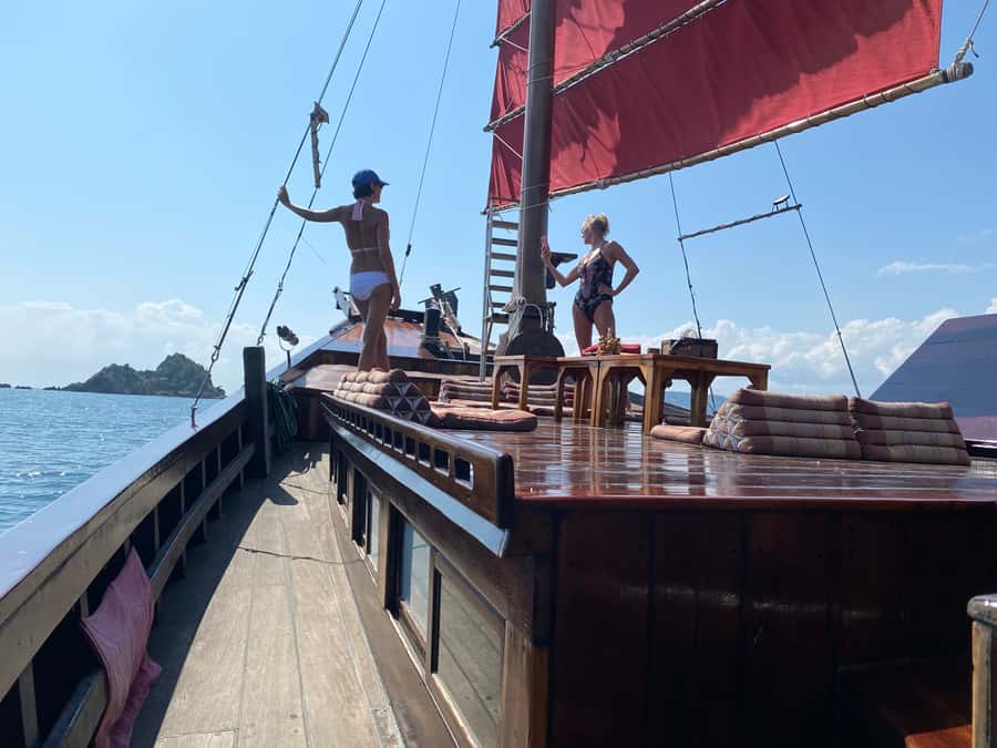 Hua Hin: Siamtara Sunset Sailing Dinner Cruise with Pickup - Swimming, Kayaking, and the Walk Off the Plank