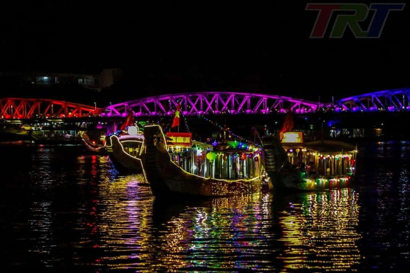 Hue: Perfume River Dinner Cruise with Traditional Show - What the night views are really like