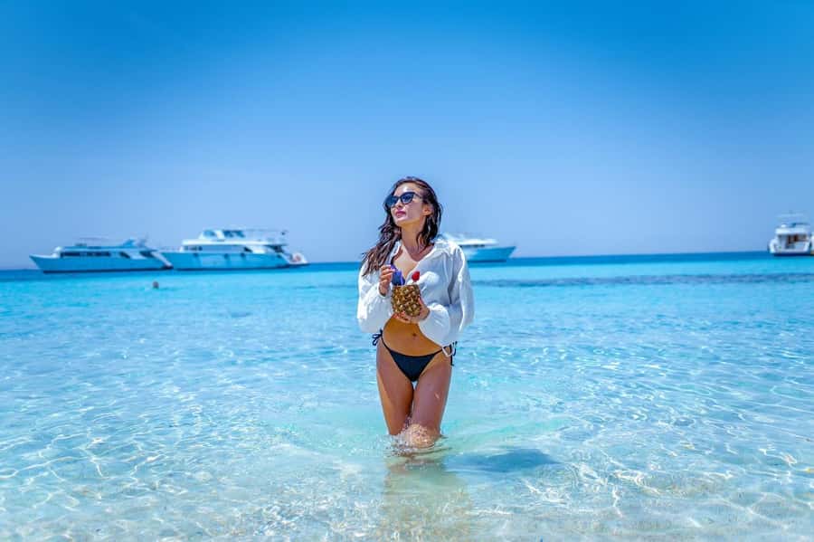 Hurghada: Giftun Island Orange Bay Speedboat Cruise & Lunch - Speeding out of Hurghada toward Giftun Island