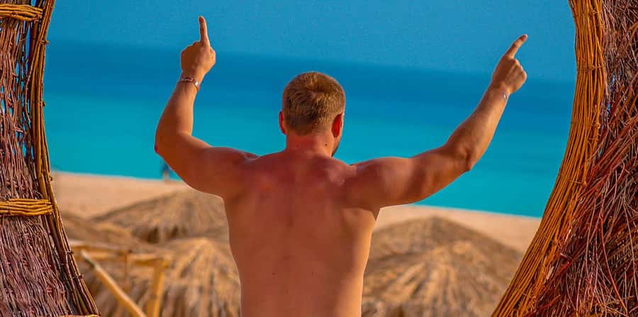 Hurghada: Hula Hula Cruise with Lunch, Massage, & Snorkeling - Snorkeling is the strongest part of the water program