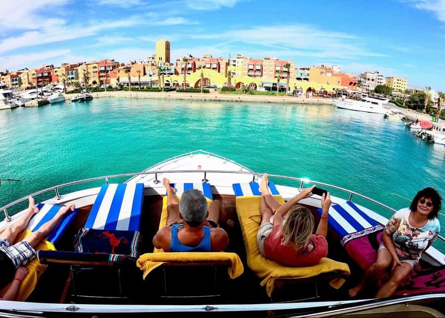 Hurghada: Luxury Orange Bay Cruise with Lunch and Pickup - Orange and Giftun Island scenery