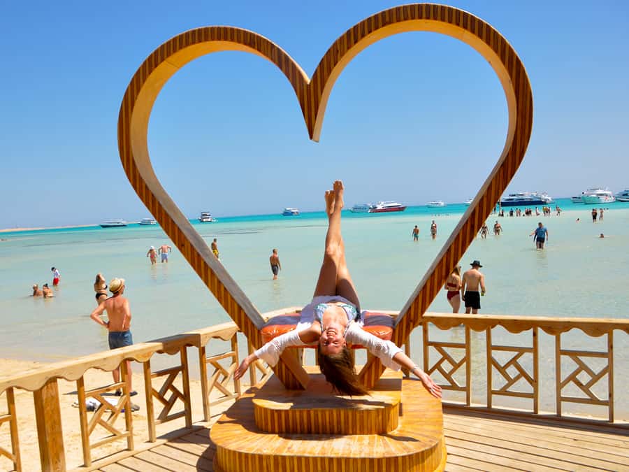 Hurghada: Premium Orange Island Cruise with Lunch & Transfer - Lunch arrives on the boat, not at the island