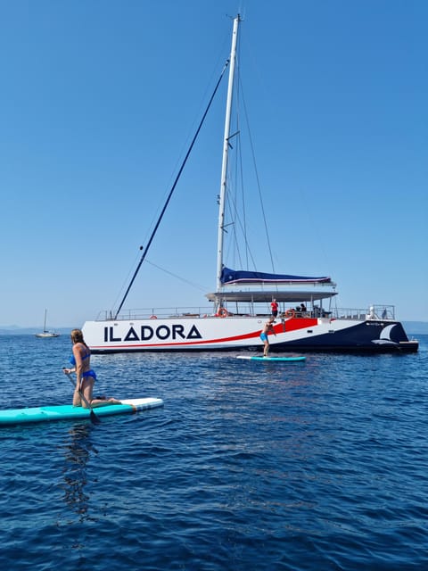 Hyères, Brégançon & Porquerolles : Full-Day cruise with Meal - Lunch with the sea as your dining room
