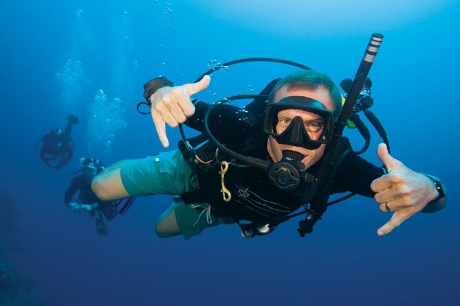 Intro and Professional Scuba Diving Cruise with Lunch in Hurghada - Snorkeling offers a good second way to enjoy the sea