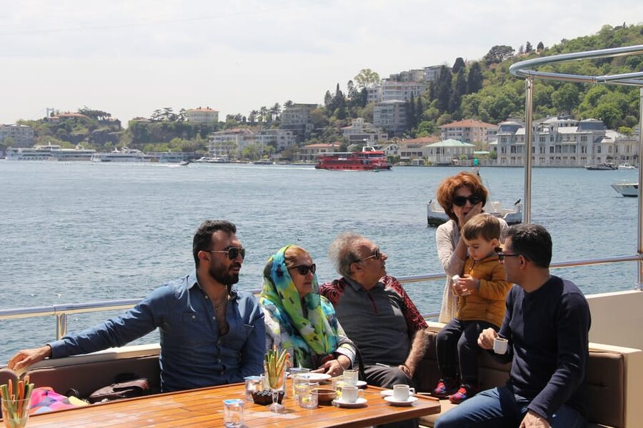 Istanbul: Bosphorus and Black Sea Cruise with Lunch - The summer swimming stop