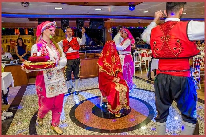 Istanbul Bosphorus Cruise with Dinner and Belly-Dancing Show - The best views come before dinner ends