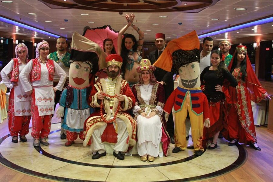 Istanbul: Bosphorus Dinner Cruise Incl. Drinks with Transfer - The Asian shore: Anatolian Fortress and Beylerbeyi Palace
