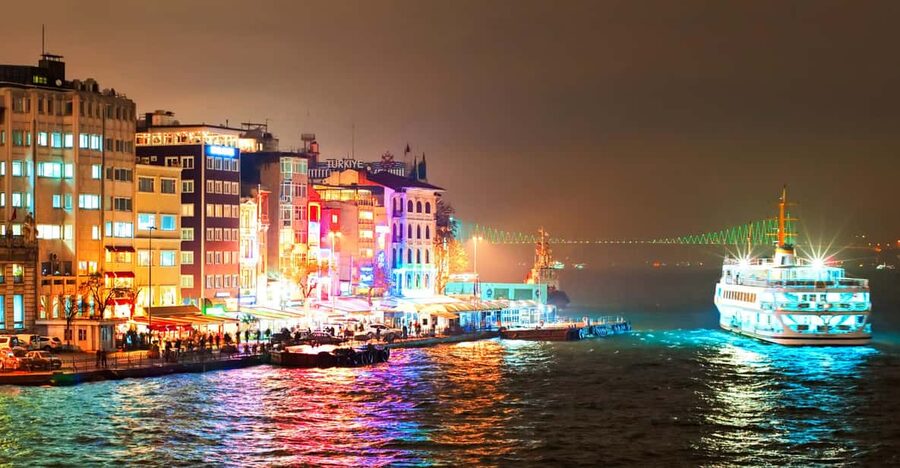 Istanbul: Bosphorus Dinner Cruise Incl. Drinks with Transfer - Pickup from Istanbul’s central districts
