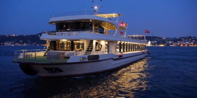 Istanbul: Bosphorus Dinner Cruise Includes Transfer & Drinks - A 3 to 4-hour cruise with changing views
