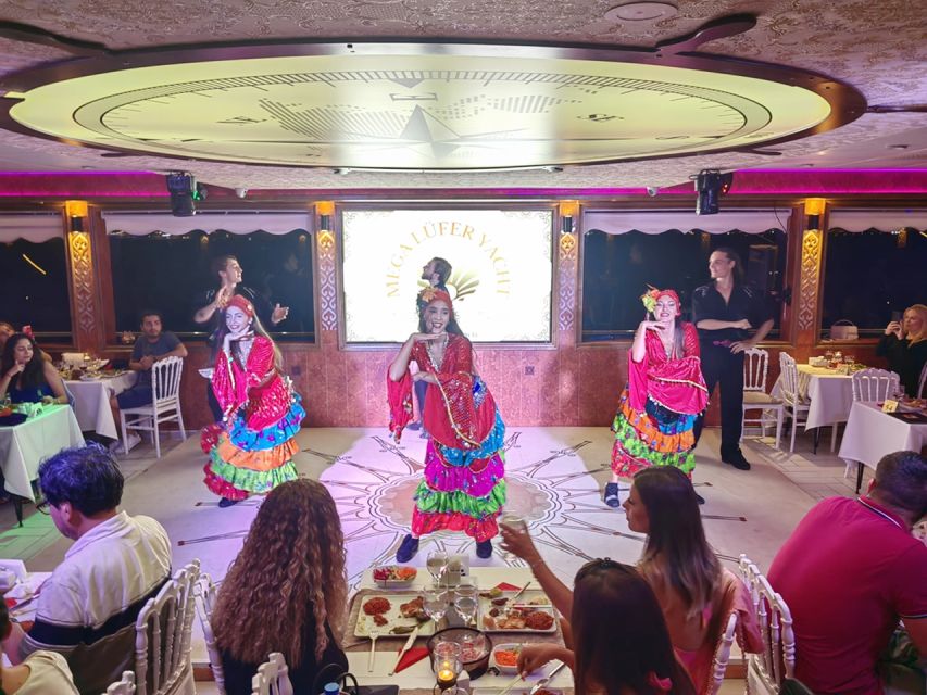 Istanbul: Bosphorus Dinner Cruise & Show with Private Table - Choosing the right table