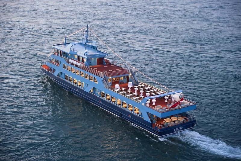 Istanbul: Bosphorus Dinner Cruise & Turkish Night Show - Boarding, transfers, and the first hour