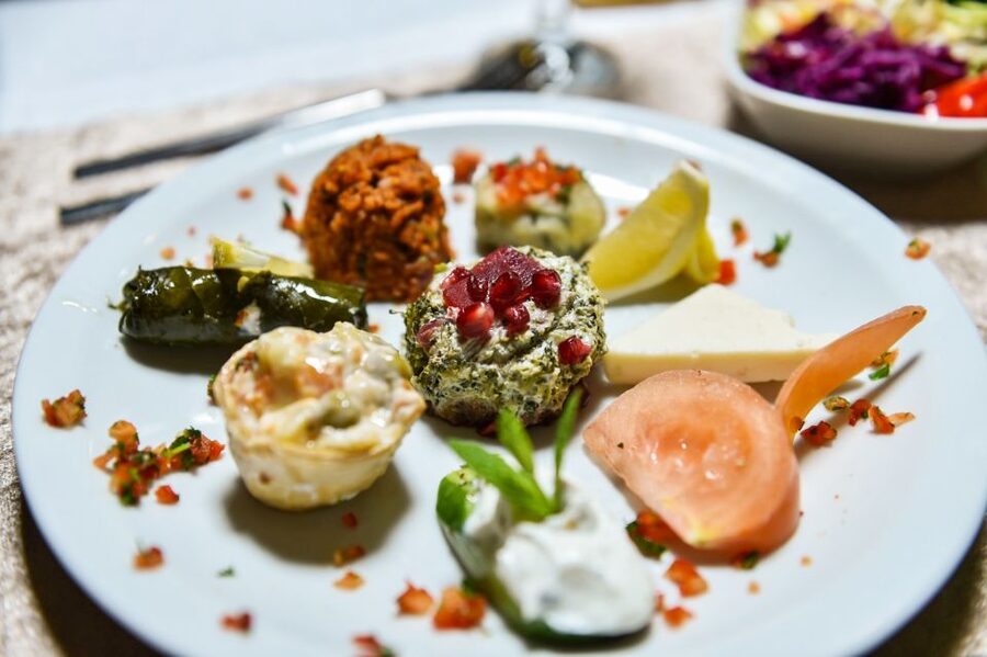 Istanbul: Bosphorus Dinner Cruise w/ Drinks & Entertainment - How much the $35 price is worth