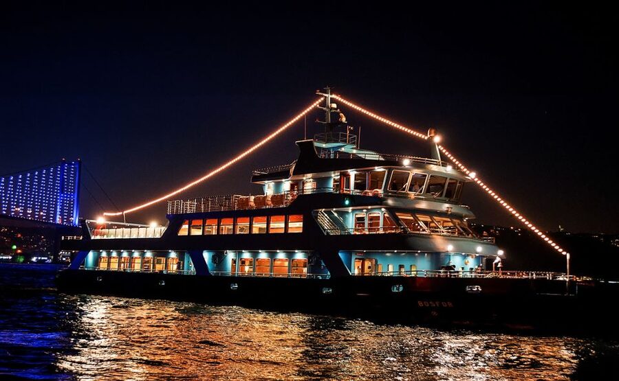 Istanbul: Bosphorus Dinner Cruise w/ Drinks & Entertainment - Dolmabahçe and Çırağan: Ottoman waterfront grandeur