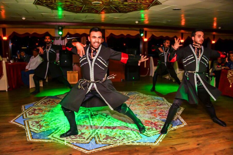 Istanbul: Bosphorus Dinner Cruise w/ Drinks & Entertainment - Rumeli Fortress and Fatih Sultan Mehmed Bridge