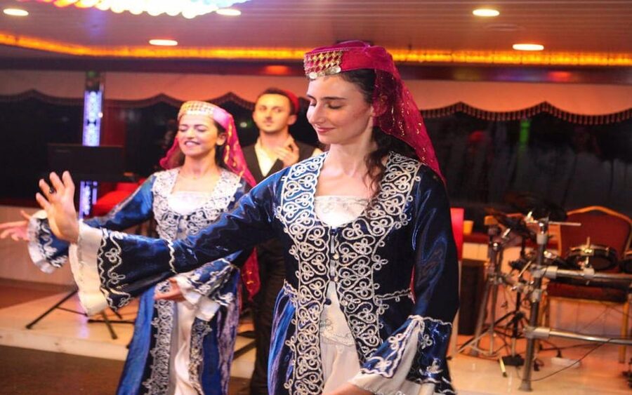 Istanbul: Bosphorus Dinner Cruise with Entertainment - From Galata Bridge to Dolmabahçe Palace