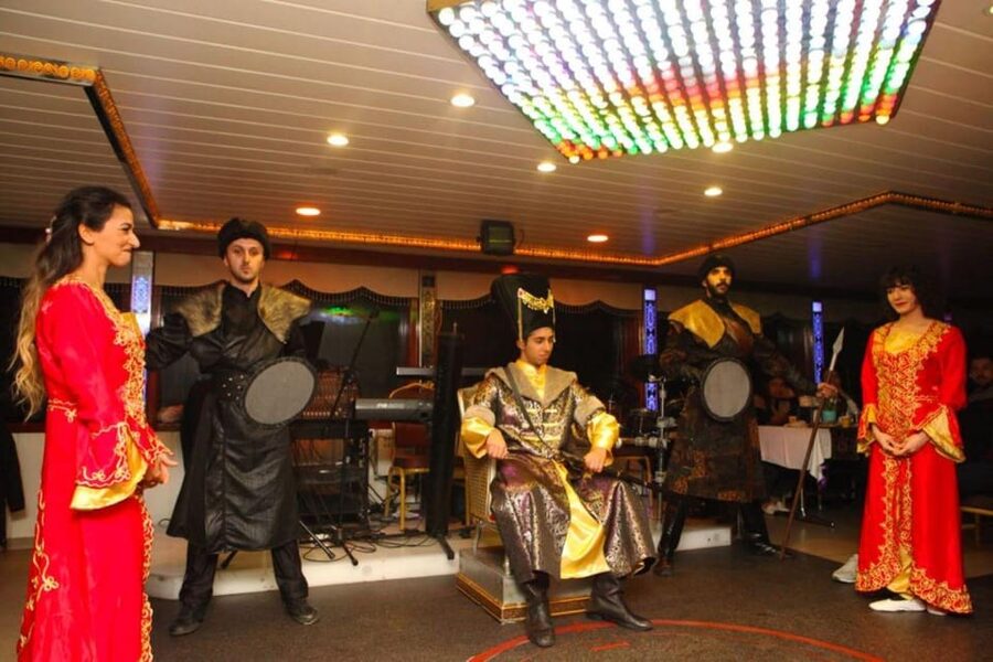 Istanbul: Bosphorus Dinner Cruise with Entertainment - The Maiden’s Tower and the return route