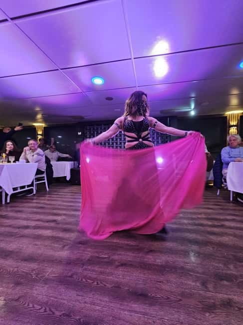 Istanbul: Bosphorus Dinner Cruise with Live Entertainment - Choosing between sea bass, mixed grill, and vegetarian food