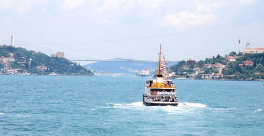 Istanbul: Bosphorus Dinner Cruise with Private Table & Show - Key points to know before booking