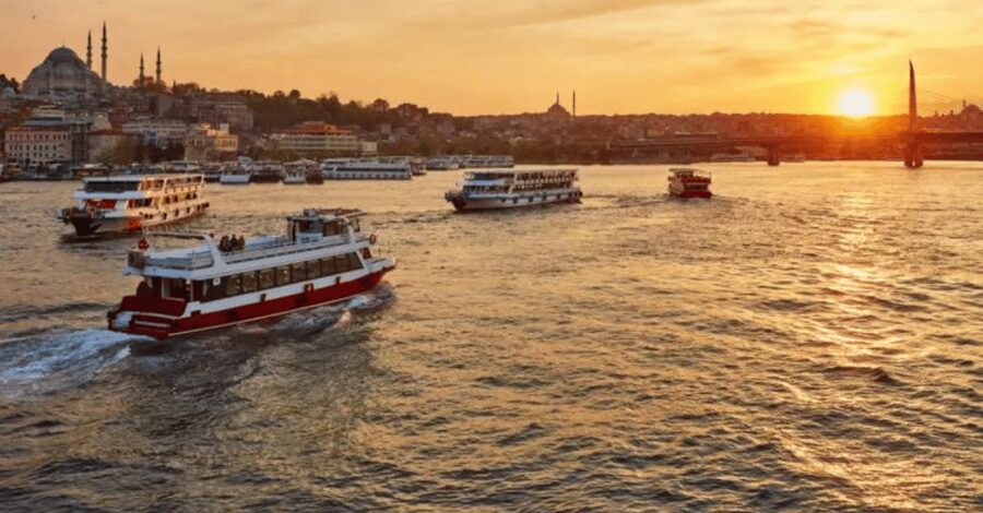 Istanbul: Bosphorus Dinner Cruise with Private Table & Show - What appears on the dinner menu