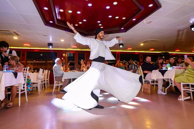 İstanbul Bosphorus Dinner Cruise with Traditional Turkish Show - Timing, group size, and the real evening schedule