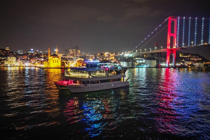 Istanbul Bosphorus New Year's Eve Dinner Cruise Party in Istanbul - Küçüksu Pavilion and Beylerbeyi Palace