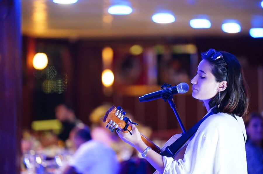 Istanbul: Dinner Cruise and Entertainment with Private Table - Rumeli Fortress and Anatolian Fortress