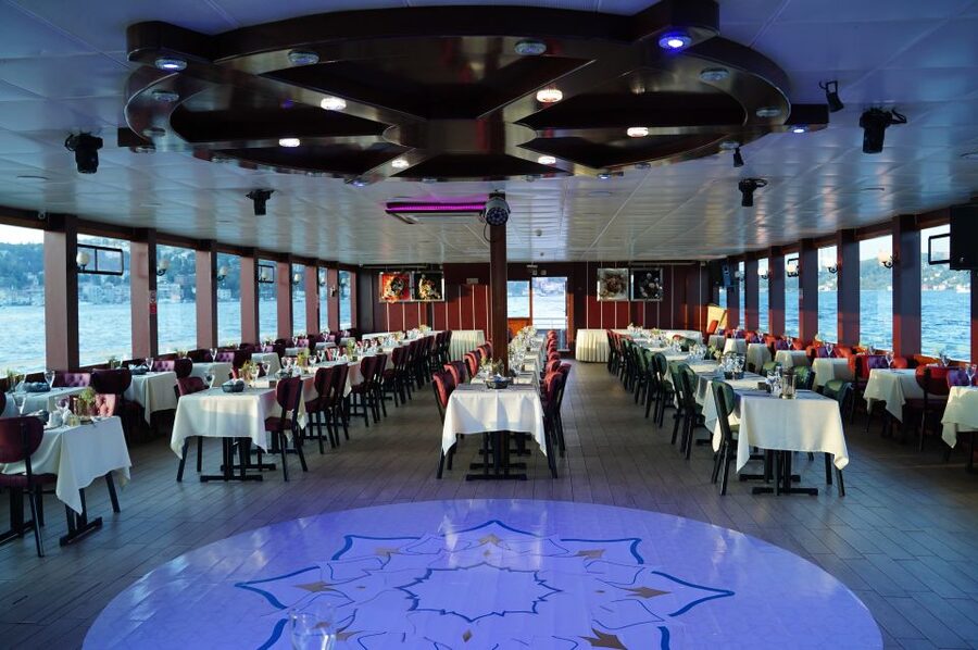 Istanbul: Dinner Cruise and Entertainment with Private Table - Beylerbeyi Palace, Maiden’s Tower, and the Asian shore