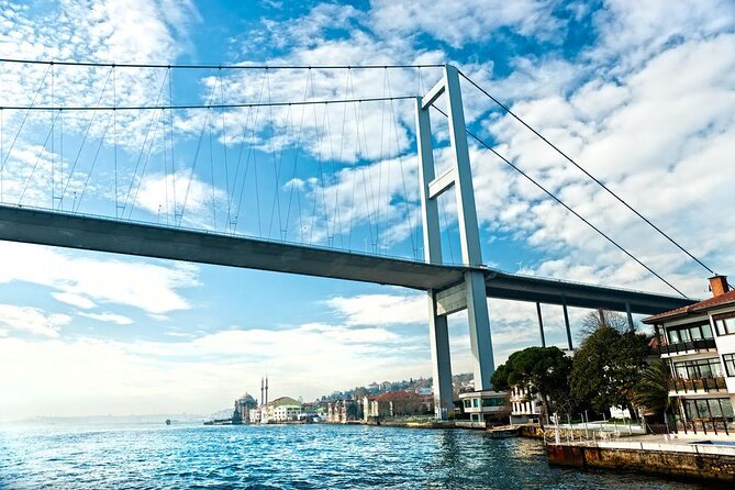 ISTANBUL: Dinner Cruise On The Bosphorus with Turkish night show - Fortresses, palaces, and the northern route