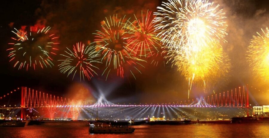 Istanbul: New Year's Eve Bosphorus Dinner Cruise Party 2026 - Booking advice for a five-hour New Years Eve