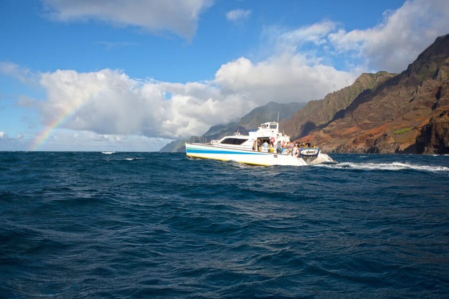 Kauai: Napali Sunset Dinner Cruise - What the crew adds to the experience