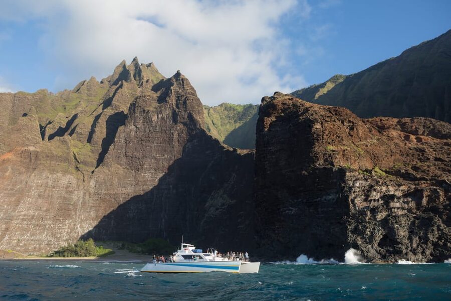 Kauai: Napali Sunset Dinner Cruise - The rough ride is part of the decision
